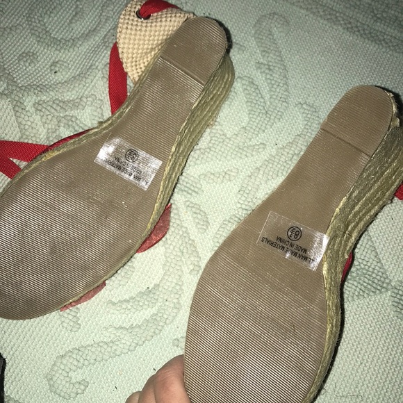 Shoes - Picture 4 of 4